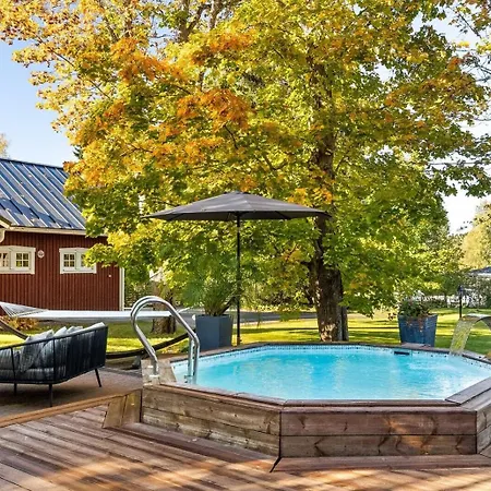 Villa Nummela Resort *